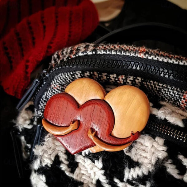 Loving Hearts Wood Intarsia Pinback Button, Pocket Hug Wooden Ornaments, Handmade Love Button Pin, Vintage Heart Brooch for Backpacks Clothes Hats, Gi